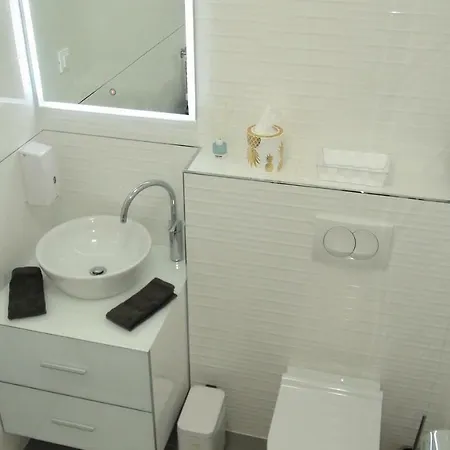Guest house With Wifi 17604